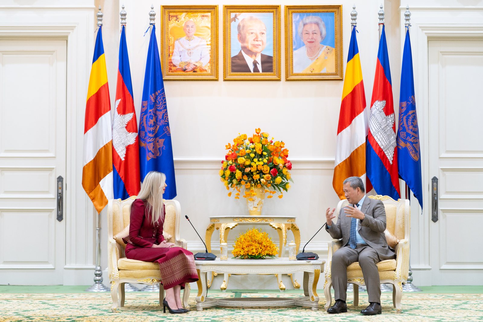 Iwona Kmiecik podczas audiencji u Premiera Królestwa Kambodży, Samdech Thipadei Hun Maneta, Peace Palace, Phnom Penh, 19.10.2026